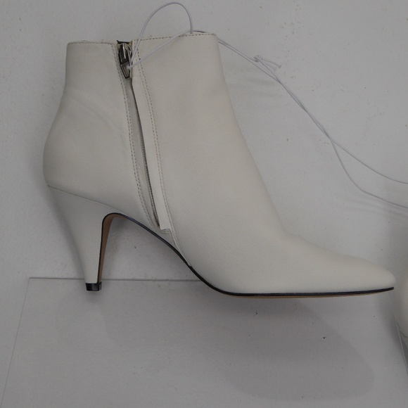 NEW Dolce Vita White Ankle Boots Size 6  #046 - Picture 2 of 8